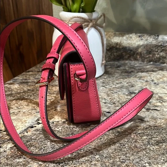 Michael Kors NWT Travel Small Grained Leather Crossbody Bag - Picture 3 of 11